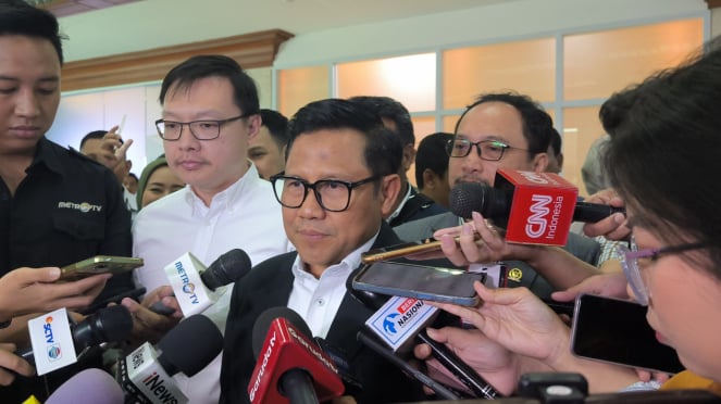 Ministro Coordinador para el Empoderamiento Comunitario, Muhaymin Iskandar, alias Cak Imin, en el Complejo Parlamentario, Senayan, Yakarta Central, lunes 2 de diciembre de 2024