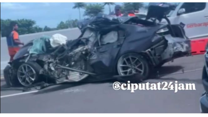 Sedan BMW Tabrak Pikap di Tol Serpong-Balaraja sampai Ringsek