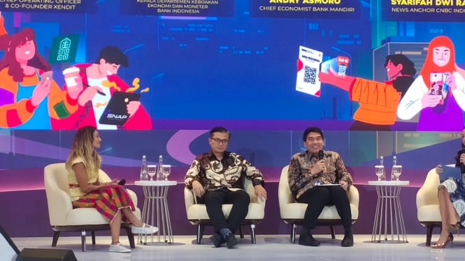 Talkshow BI Bersama Masyarakat (BIRAMA) 2024, dua dari kanan Kepala Departemen Kebijakan Ekonomi dan Moneter Bank Indonesia, Firman Mochtar