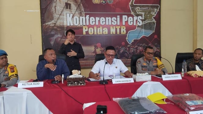 Polda NTB dan KDD menggelar konferensi pers kasus Agus (satria)