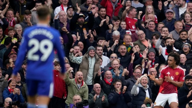 Joshua Zirkzee mencetak gol untuk Manchester United