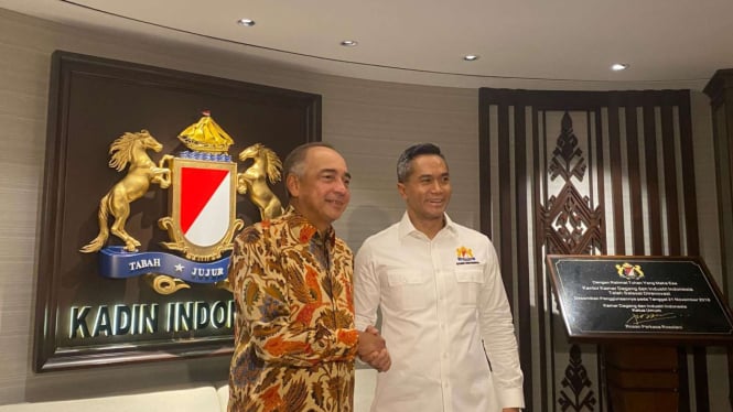 Ketua Umum Kamar Dagang dan Industri (Kadin) Indonesia, Anindya Bakrie melakukan pertemuan dengan Ketua ASEAN Business Advisory Council (BAC) Malaysia, Tan Sri Nazir Razak di Menara Kadin Indonesia, Jakarta