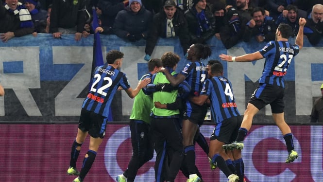 Pemain Atalanta rayakan gol