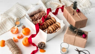 Pasti Laris! 10 Ide Bisnis Natal dan Tahun Baru yang Selalu Diburu Pembeli