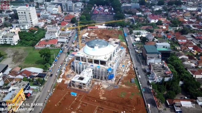 Pembangunan Masjid Raya Al-Bakrie di Bandar Lampung 