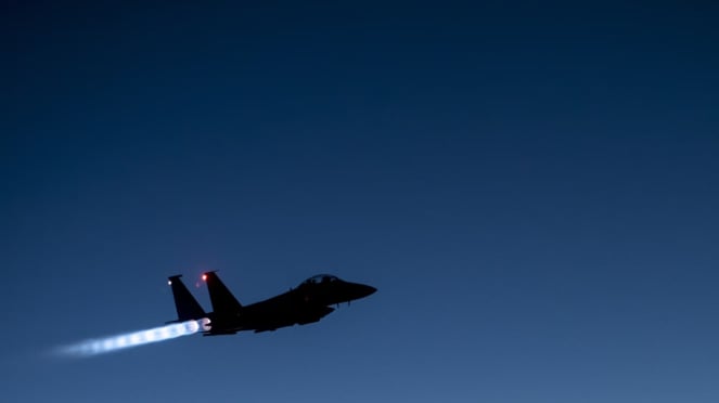 Militar VIA: Ostrute militar en el extranjero de águila militar estadounidense