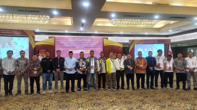 KPU Sumut gelar rekapitulasi perhitungan perolehan suara Pilgub Sumut 2024, di Hotel Emerlad Garden, Kota Medan.(B.S.Putra/VIVA)