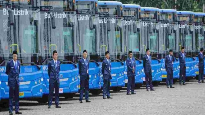 Transjakarta luncurkan 200 bus listrik di Jakarta, Selasa, 10 Desember 2024.