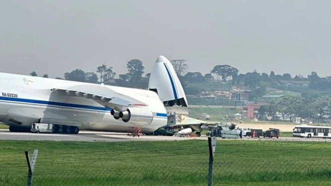 VIVA Militer: Pesawat angkut Antonov An-124 Rusia