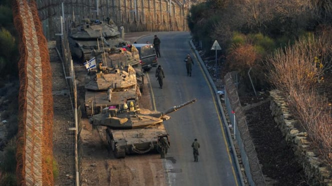 Viva Militer: Tank Merkava Mark IV Militer Israel Di Perbatasan Suriah