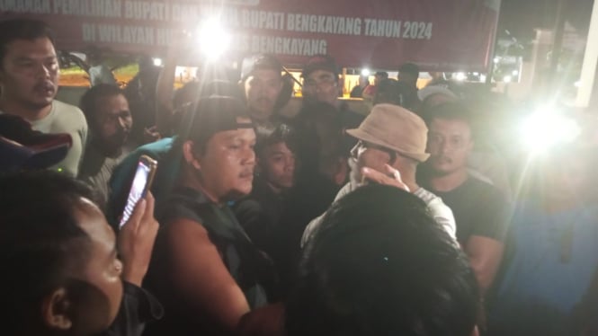 Ratusan warga geruduk Polres Bengkayang, Kalimantan Barat 