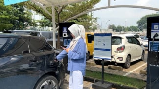 Catat! Ini Lokasi-lokasi Ngecas Mobil Listrik di Rest Area Jalan Tol