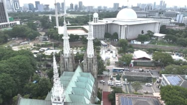 Masjid Istiqlal dan Gereja Katedral di Jakarta Pusat.