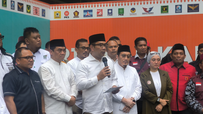 Paslon Ridwan Kamil-Suswono dalam konferensi pers di Kantor DPD Partai Golkar, Jakarta Pusat, Jumat, 13 Desember 2024