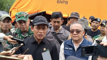 Menteri Lingkungan Hidup Hanif Faisol Nurofiq