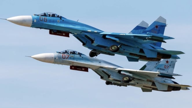 VIVA Military: avión de combate militar ruso Sukhoi Su-27 Flanker