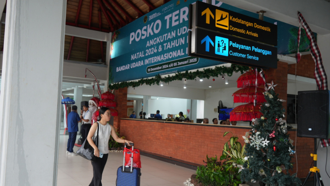 Posko terpadu Nataru  di terminal kedatangan Bandara I Gusti Ngurah Rai