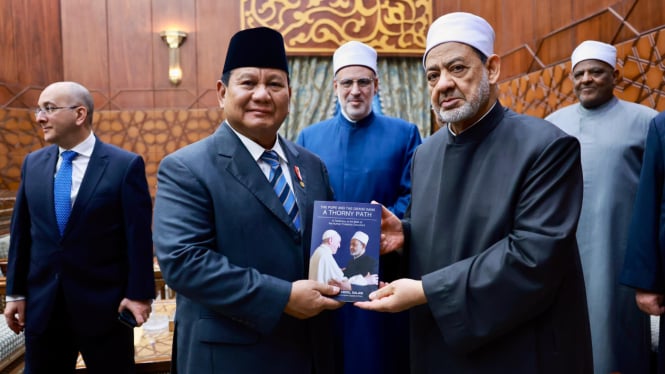 Presiden Prabowo Subianto Bersama Grand Syekh Al-Azhar, Kairo