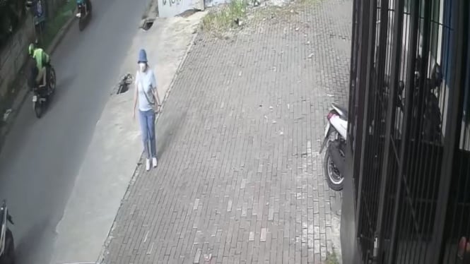 Cctv wanita pelaku hipnotis