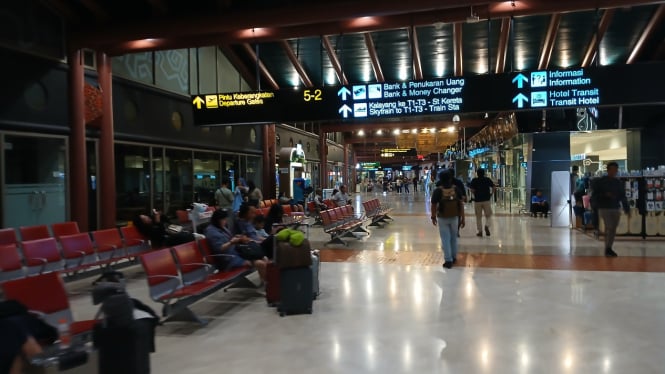 Kawasan terminal 2 di bandara soetta, tangerang