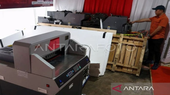 Mesin cetak pembuatan uang palsu di UIN Makassar