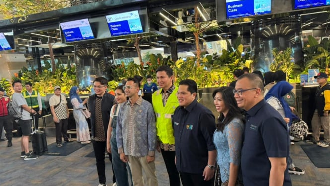 Menteri BUMN Erick Thohir di Terminal 3 Bandara Soetta