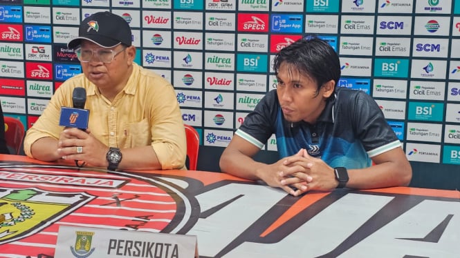 Pelatih Persikota Tangerang, Delfi Adri. VIVA/Dani Randi