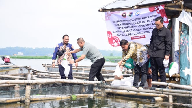 BNPT Berikan 100 Ribu Benih Ikan Nila Merah