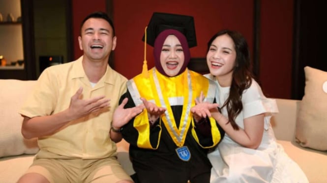 Raffi Ahmad dan Nagita Slavina ajak Mbak Lala liburan ke Bali rayakan kelulusan