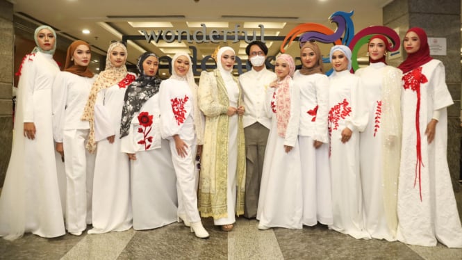 Kolaborasi elegan Safire Scarves dan Atarian Fashion meriahkan Dwinas Duta Wisata Nasional