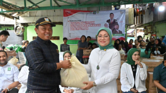 Anggota DPR RI Ida Fauziyah Salurkan Bantuan untuk Korban Kebakaran di Kemayoran