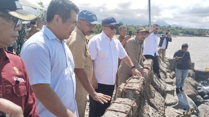 Wamen PKP Fahri Hamzah tinjau Labuhan Sumbawa, NTB