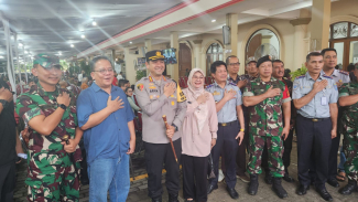 Polres Depok Terjunkan 570 Personel Gabungan untuk Amankan Natal di 157 Gereja