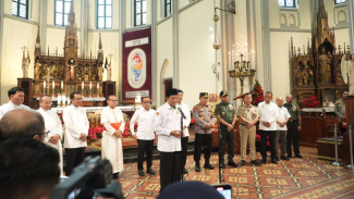 Menag Nasaruddin Umar Tinjau Perayaan Natal di Sejumlah Gereja di Jakarta 