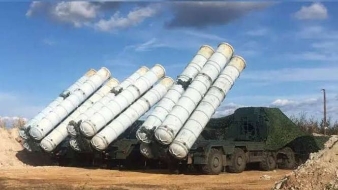 VIVA Militer: Sistem rudal pertahanan udara S-300 militer Rusia