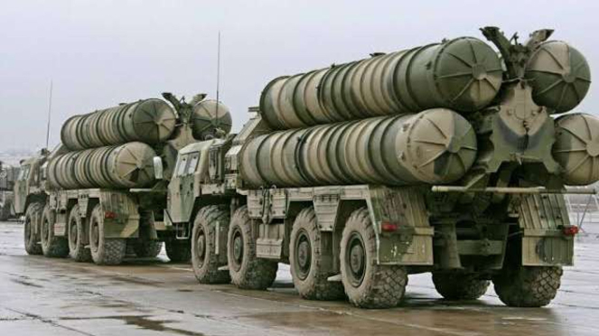 VIVA Militer: Sistem rudal pertahanan udara S-300 militer Rusia