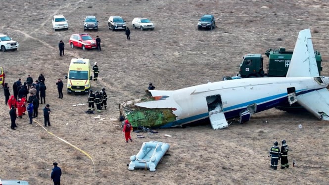 Azerbaijan Airlines Plane Crashes in Kazakhstan, Killing 38