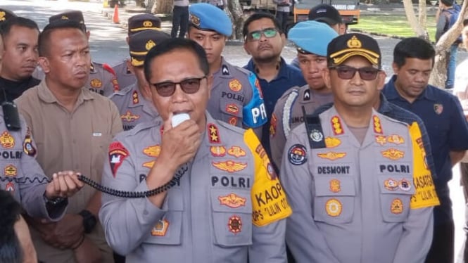 Kapolda Gorontalo Irjen Pudji Prasetijanto Hadi temui para jurnalis dan minta maaf.