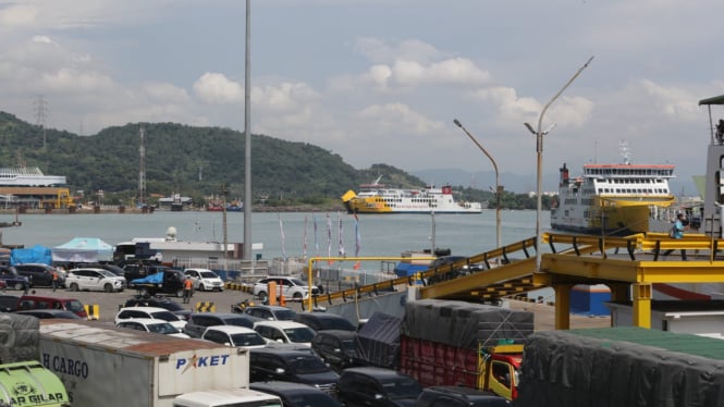 Rusaknya Dermaga Eksekutif Merak Penyebab Lamanya Anteran di Dalam Pelabuhan