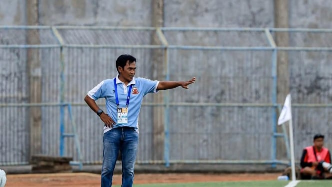 Pelatih Madura United Rahmad Basuki