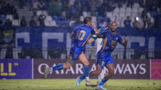 Persib vs Dewa United, Pertemuan Dua Tim Menyerang