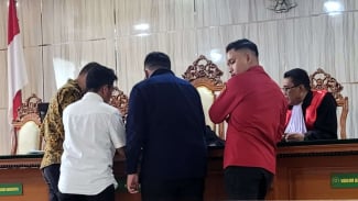 Alex Denni, Mantan Deputi KemenPANRB, Jadi Korban Kriminalisasi di Kasus PT Telkom