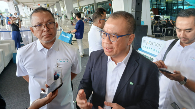 Direktur Utama PT Angkasa Pura Indonesia (InJourney Airports) Faik Fahmi di terminal 3, bandara soetta, tangerang 