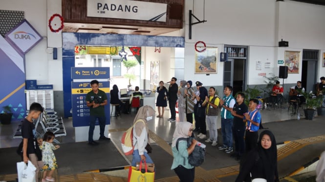 Penumpang Kereta Api di Sumatera Barat