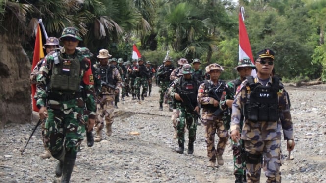 VIVA Militer: TNI dan Polisi Perbatasan Timor Leste gelar operasi gabungan