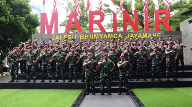 VIVA Militer: Dankormar sambut kedatangan prajurit yang purna tugas dari Papua