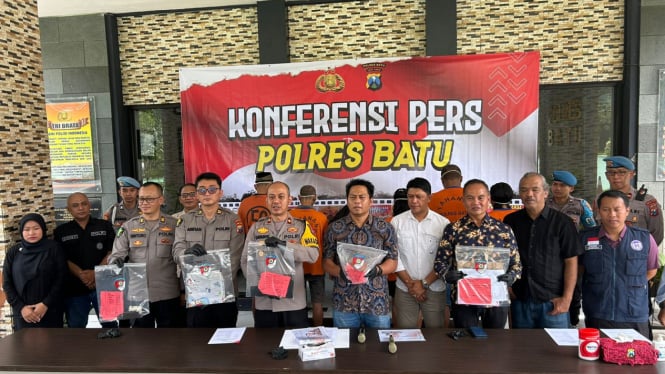 Rilis Polres Batu ungkap kasus jual beli bayi. 