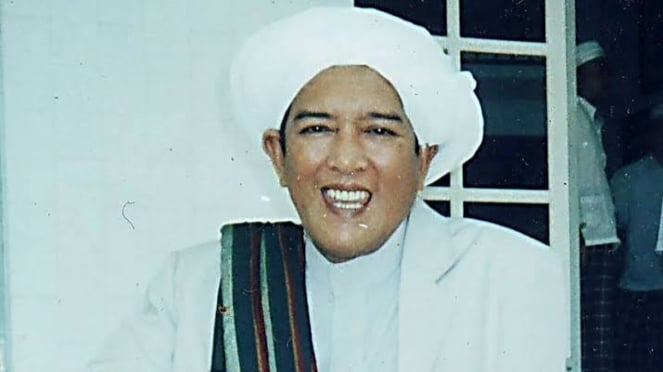 KH Muhammad Zaini bin Abdul Ghani atau dikenal dengan Abah Guru Sekumpul.