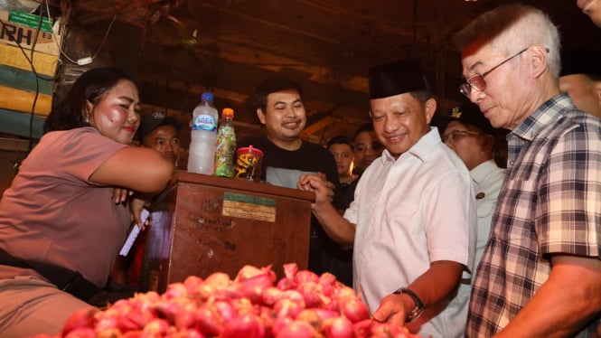 Mendagri meninjau langsung harga komoditas pangan di Pasar Induk Tanah Tinggi