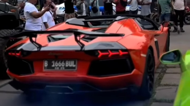 Lamborghini Aventador yang dipakai Gus Iqdam